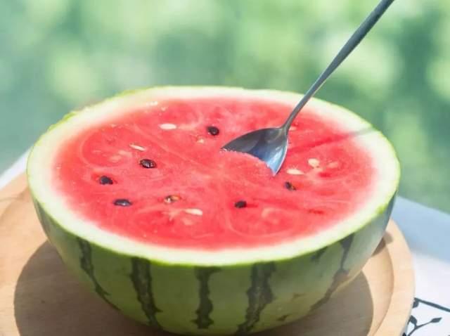 开心吃瓜的做法,轻松解锁夏日消暑新姿势