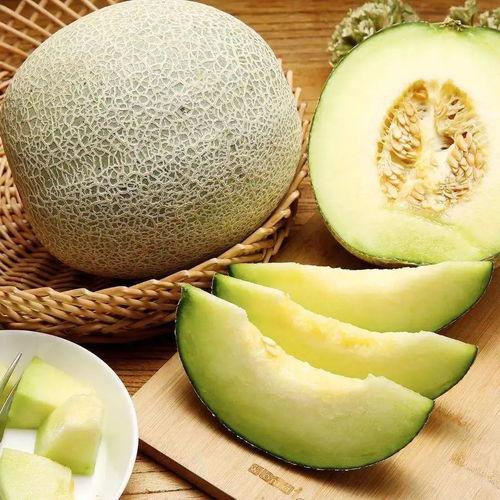 崔胜澈吃蜜瓜,甜蜜分享，夏日清凉