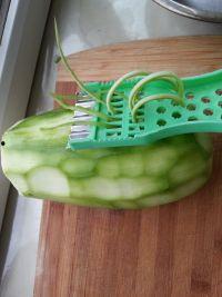 女人吃角瓜的图片,女性养生新宠，美味与健康的完美结合