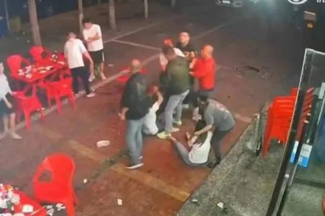 唐山打人吃瓜视频集锦,视频集锦揭示暴力冲突瞬间